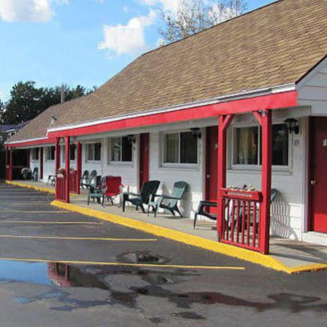 Budget Inn Lake George Queensbury Exterior photo